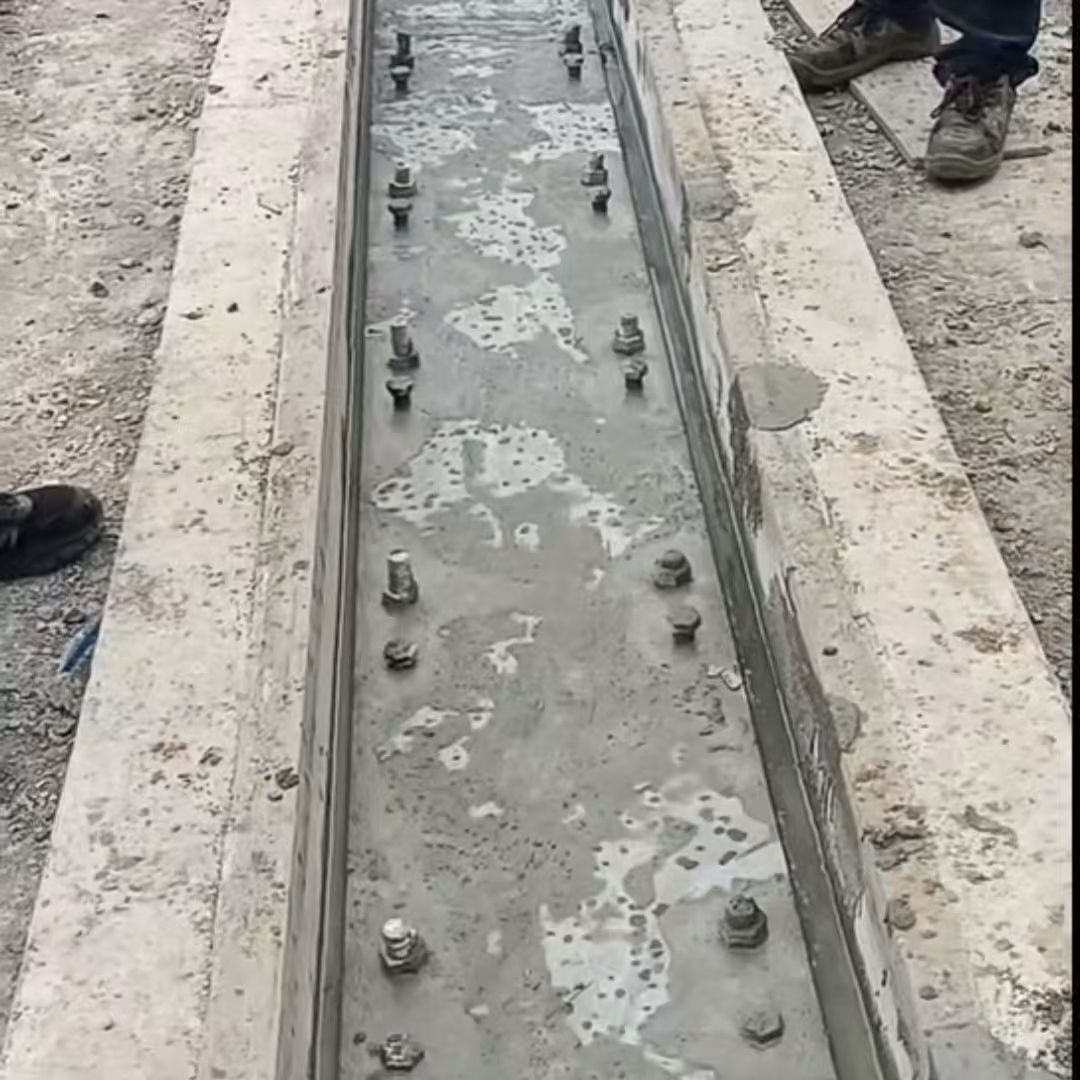 高密港口码头起重机龙门吊重型机械设备稳固用早强快凝轨道胶泥